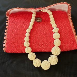 🍁Vintage Bone Carved Rose Pattern Necklace.